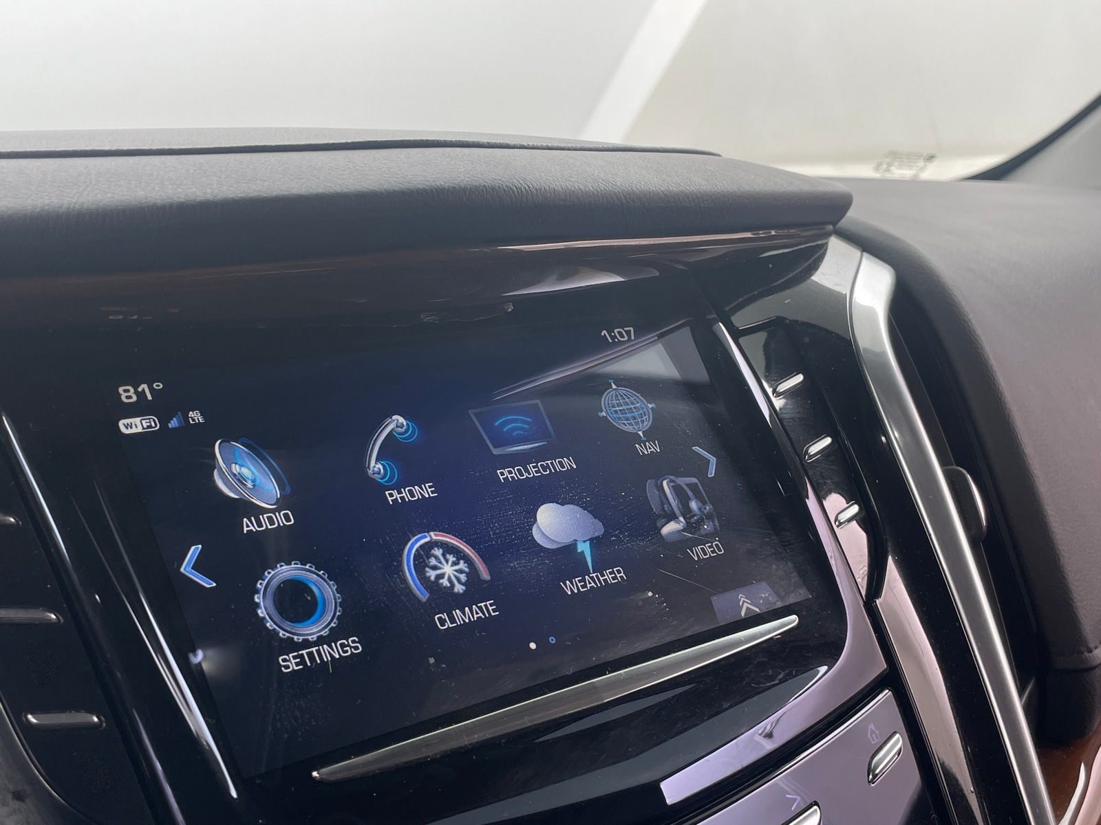 Thumbnail: 2020 Cadillac Escalade - 3