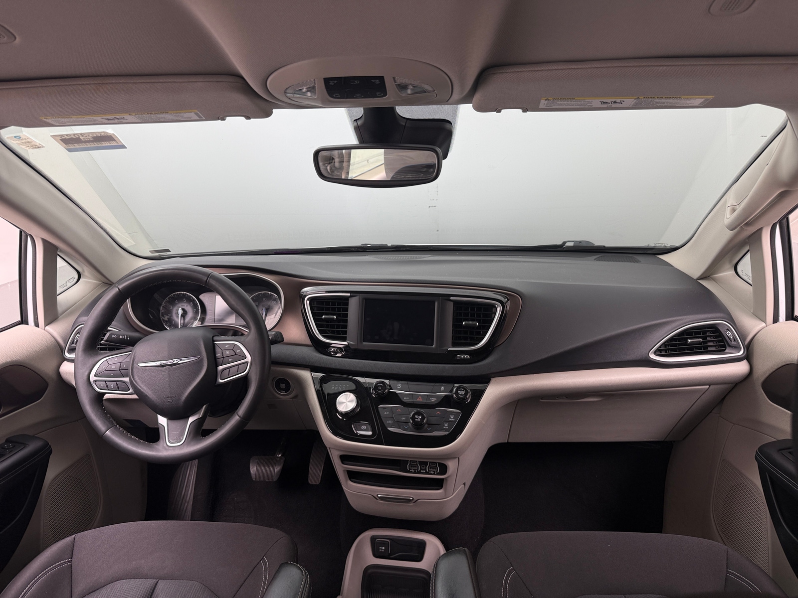 Thumbnail: 2023 Chrysler Voyager - 3