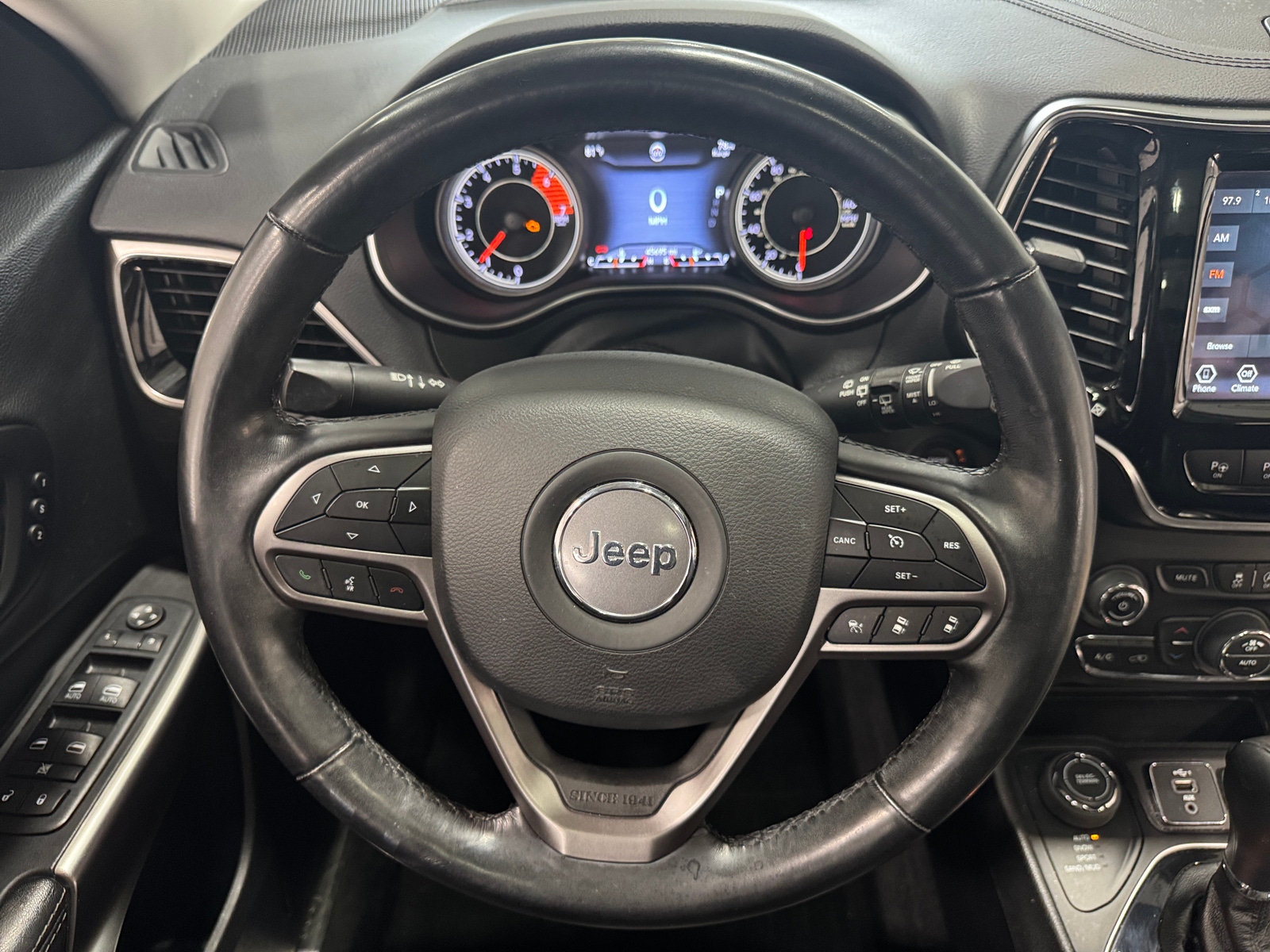 Thumbnail: 2021 Jeep Cherokee - 4