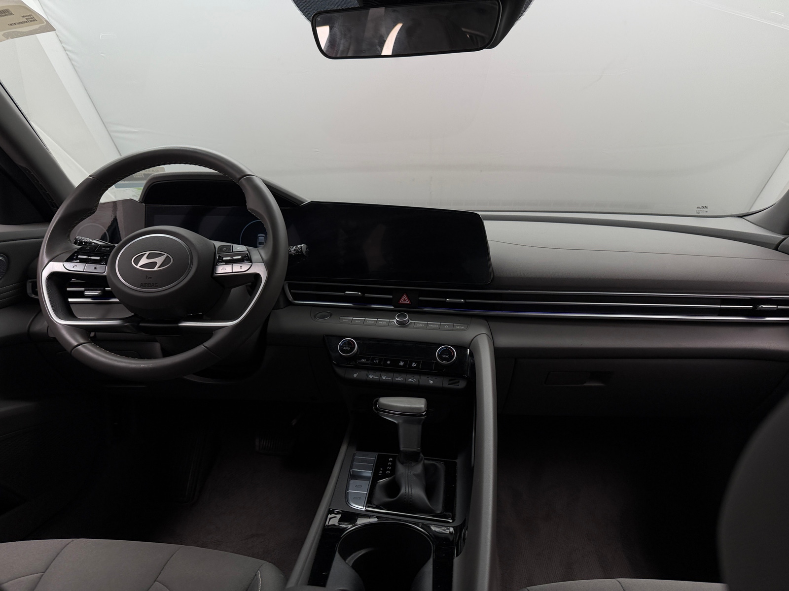 Thumbnail: 2024 Hyundai Elantra - 3