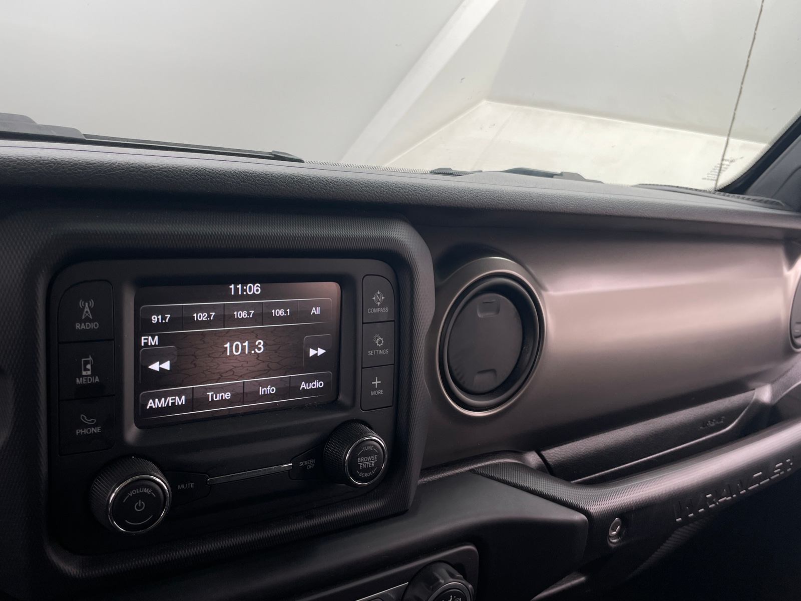 Thumbnail: 2020 Jeep Wrangler - 4