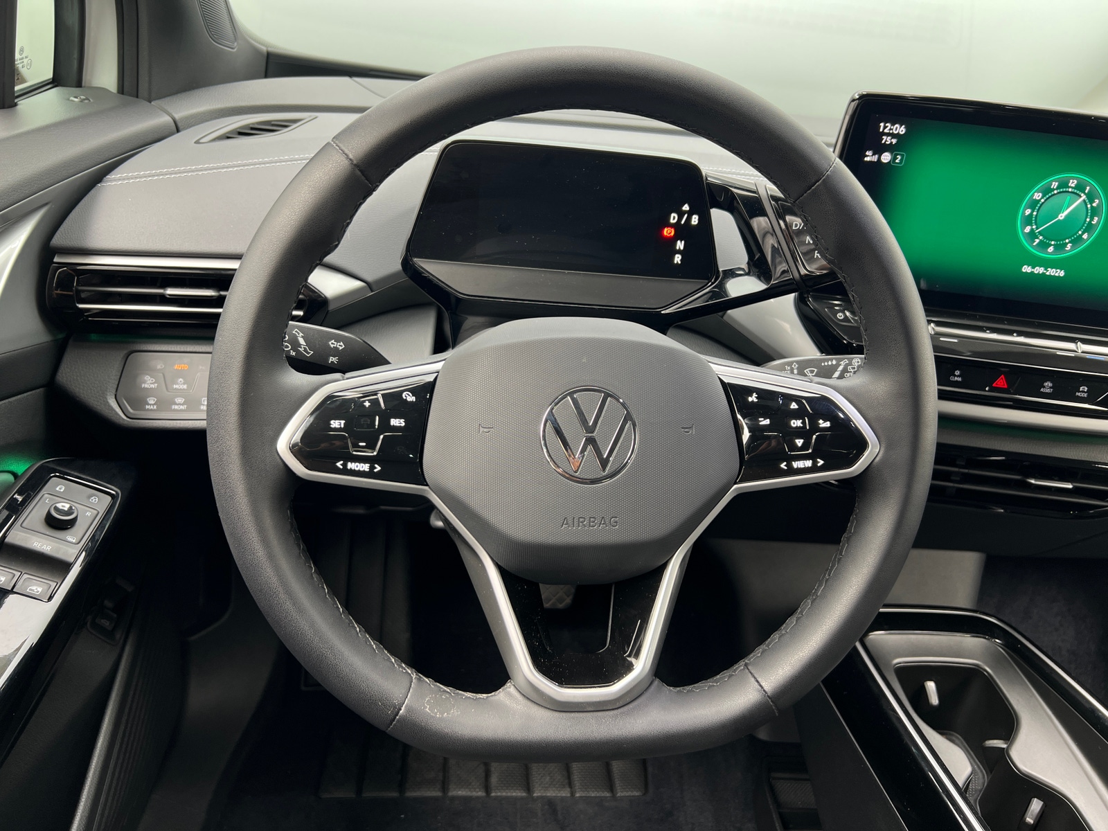 Thumbnail: 2023 Volkswagen ID.4 - 4
