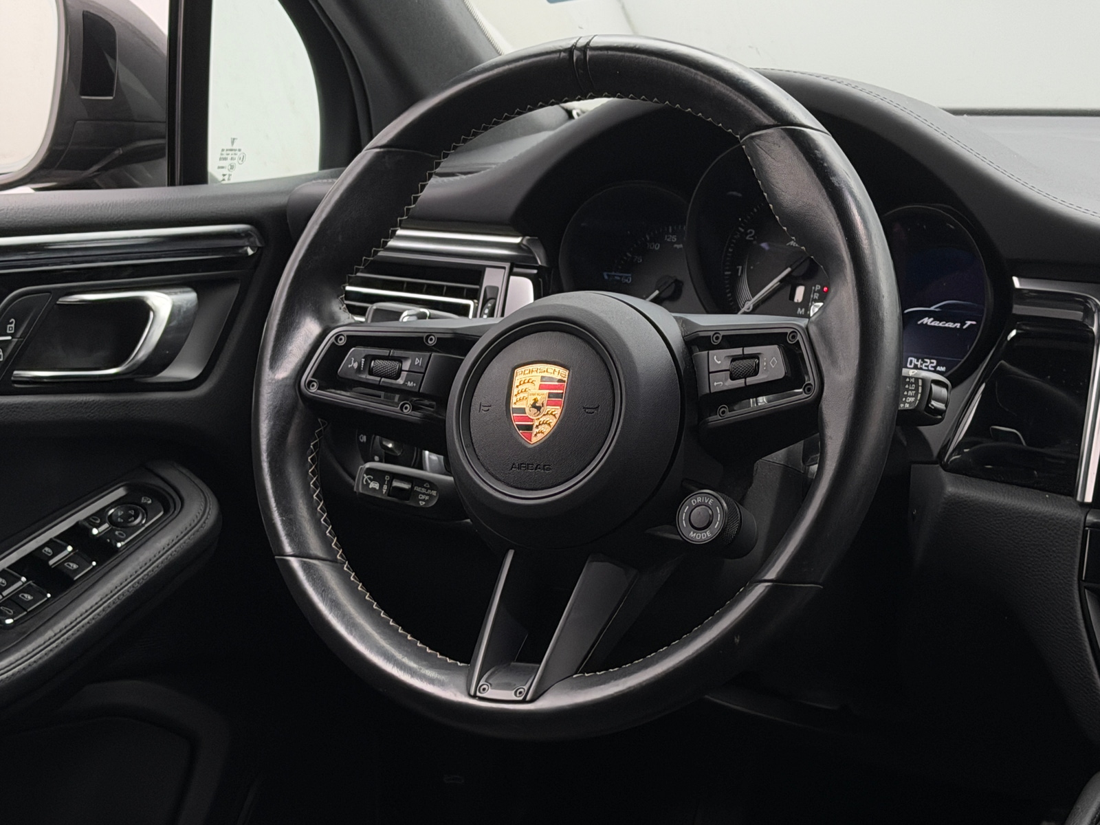 Thumbnail: 2023 Porsche Macan - 5
