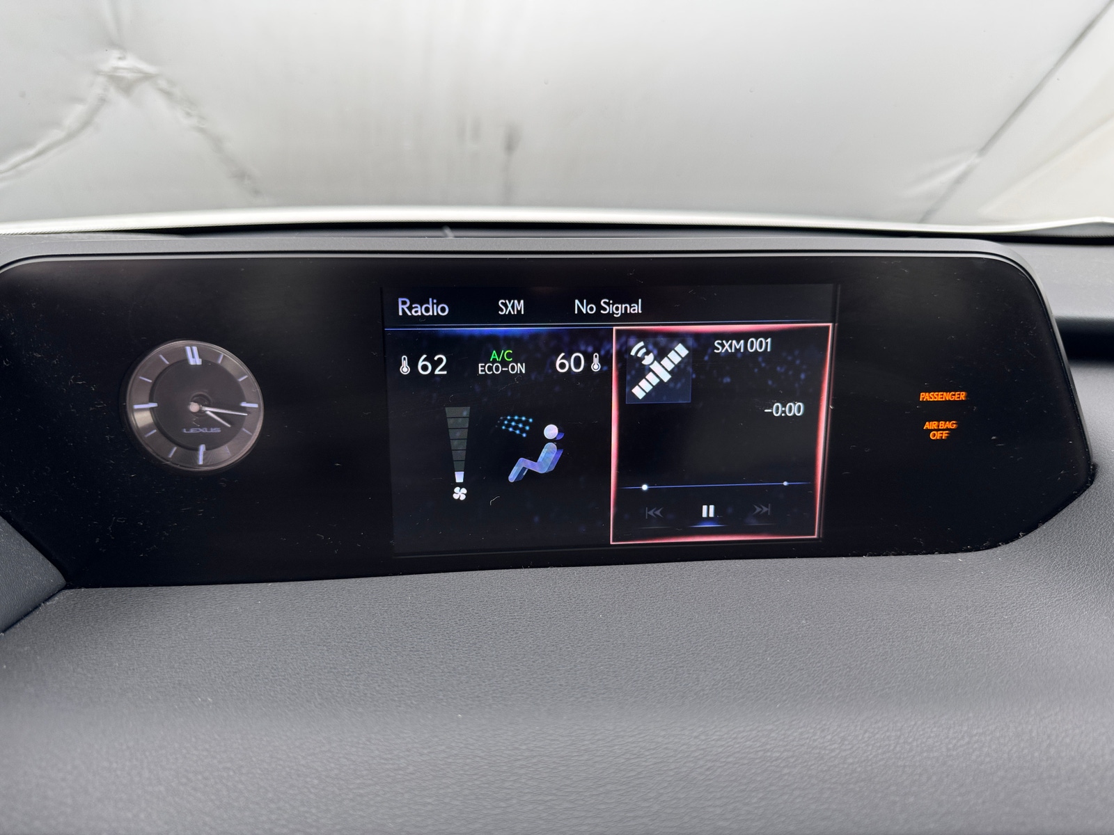 Thumbnail: 2020 Lexus UX - 4