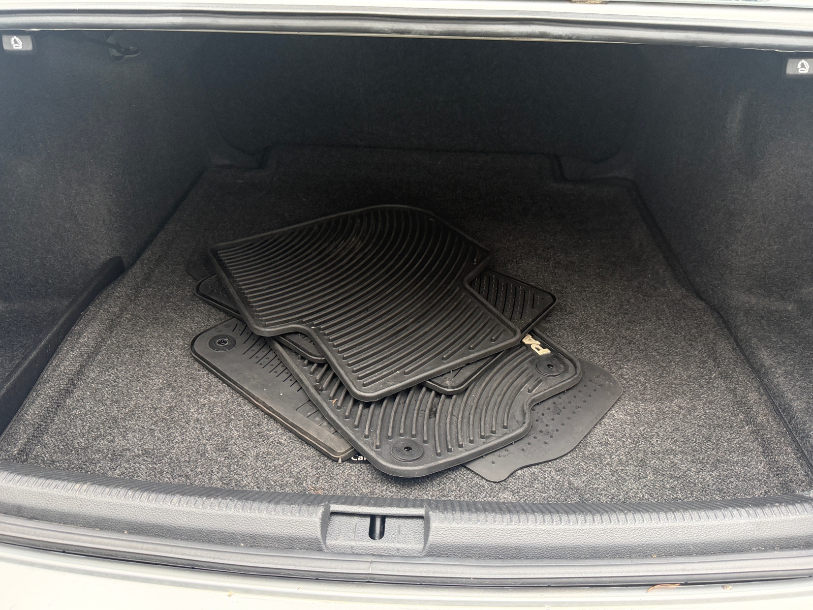 Thumbnail: 2012 Volkswagen Passat - 6