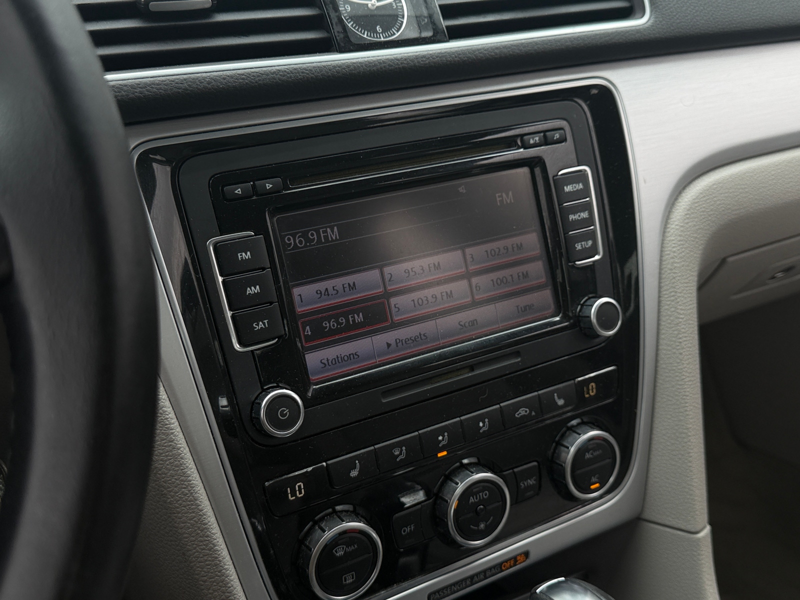 Thumbnail: 2012 Volkswagen Passat - 3