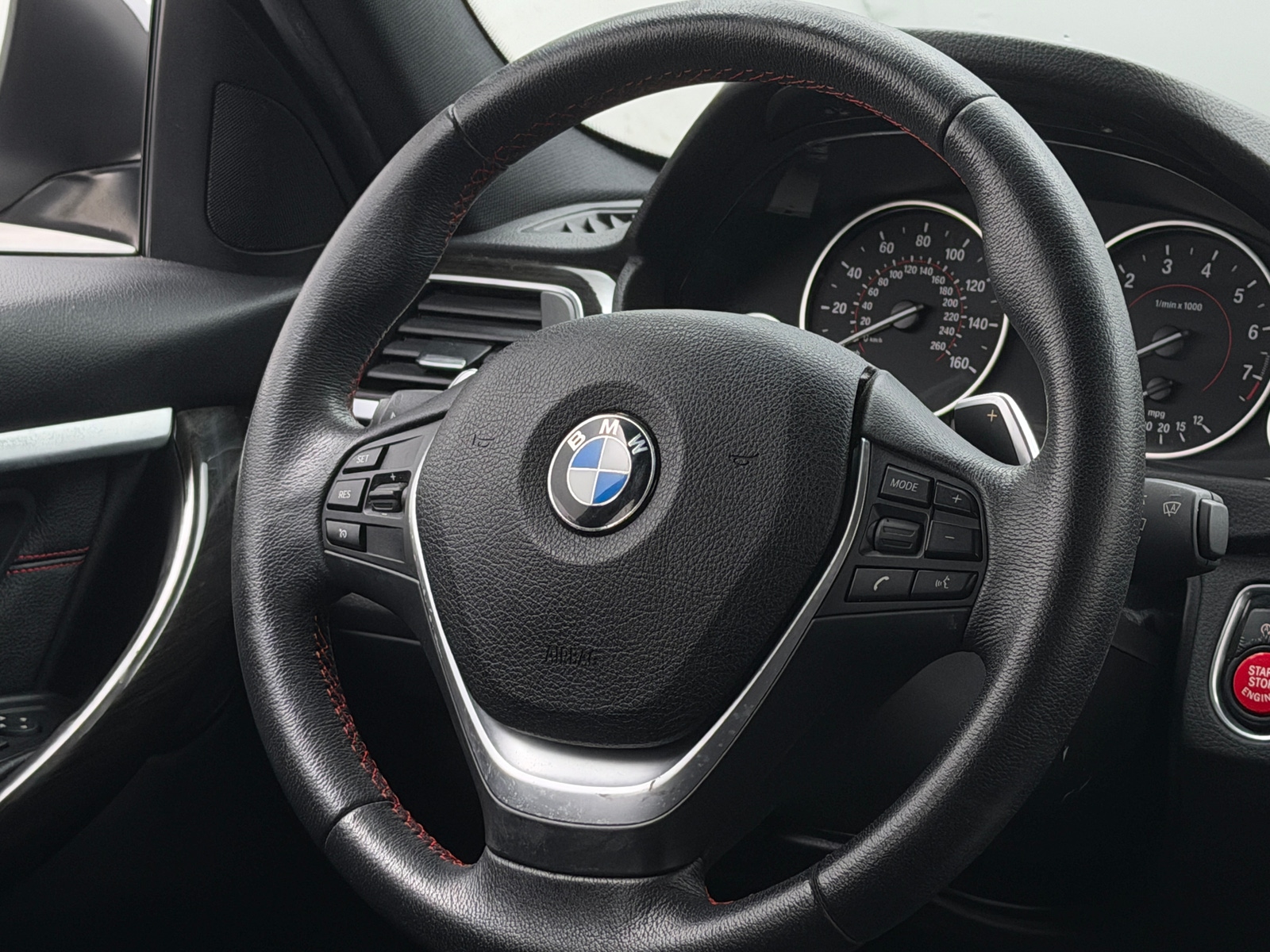 Thumbnail: 2017 BMW 3 Series - 4