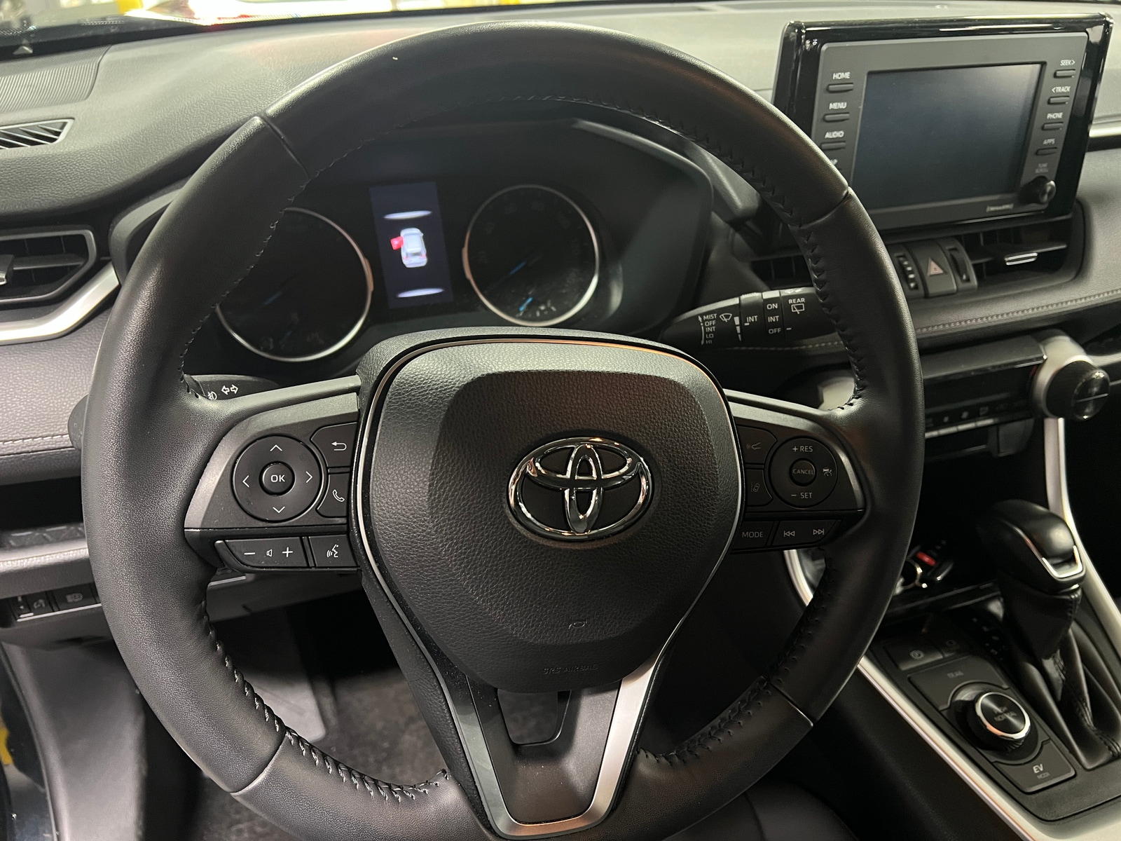 Thumbnail: 2021 Toyota RAV4 - 4