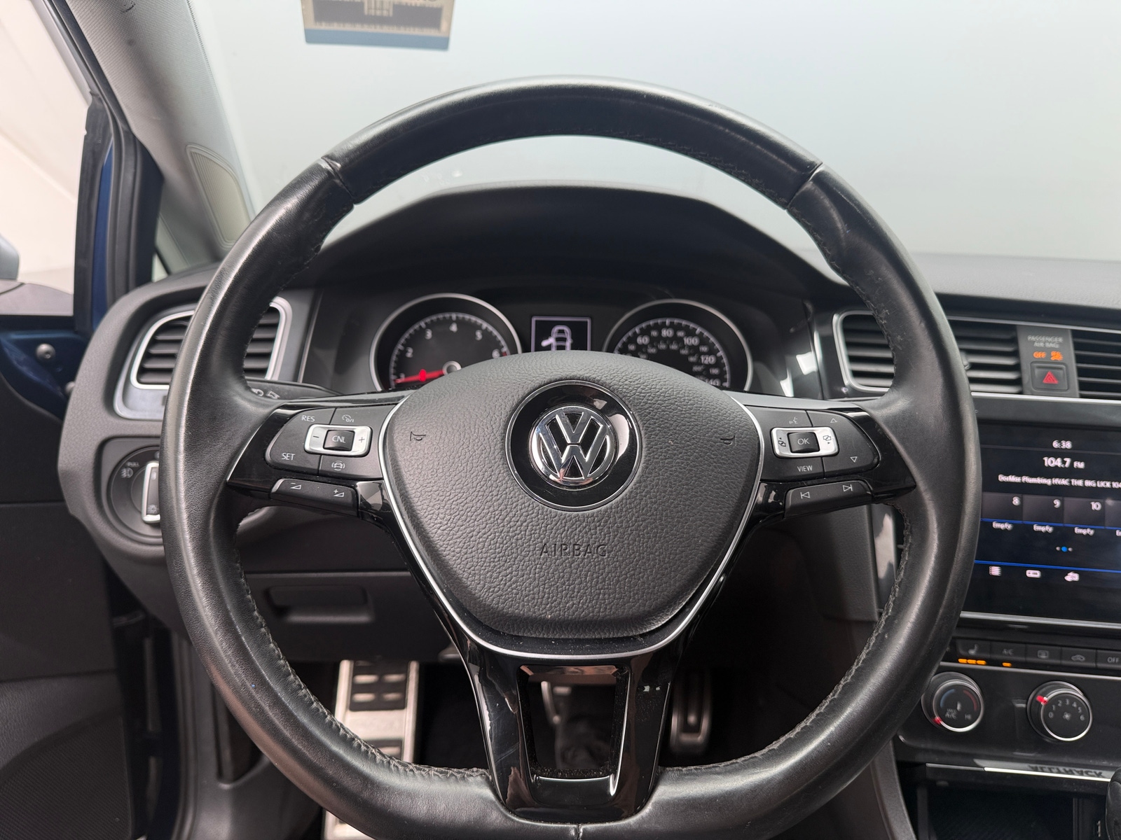 Thumbnail: 2019 Volkswagen Golf - 4