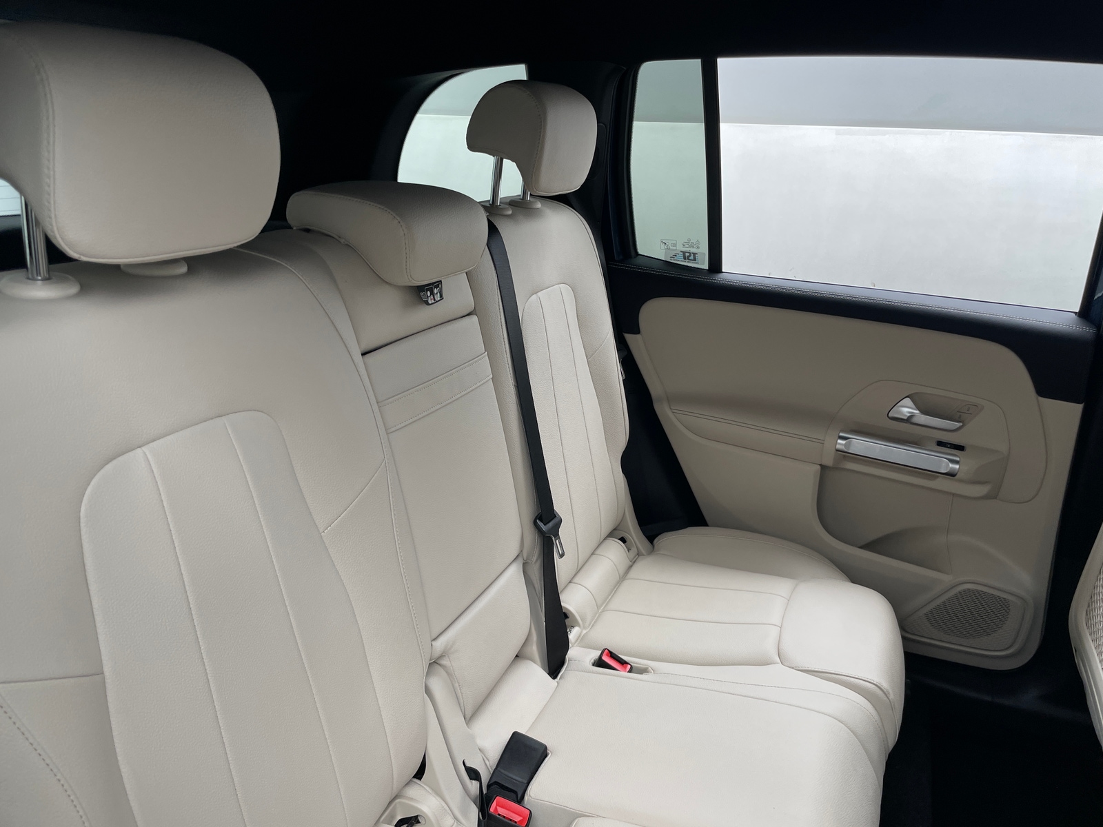 Thumbnail: 2020 Mercedes-Benz GLB - 5