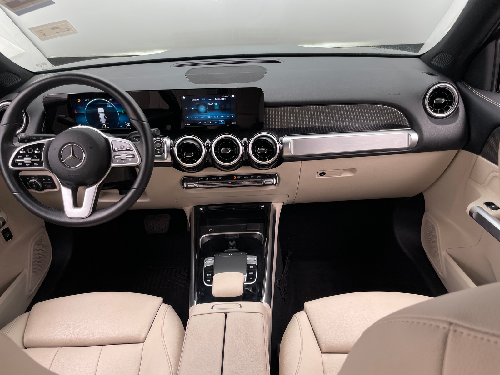 Thumbnail: 2020 Mercedes-Benz GLB - 2
