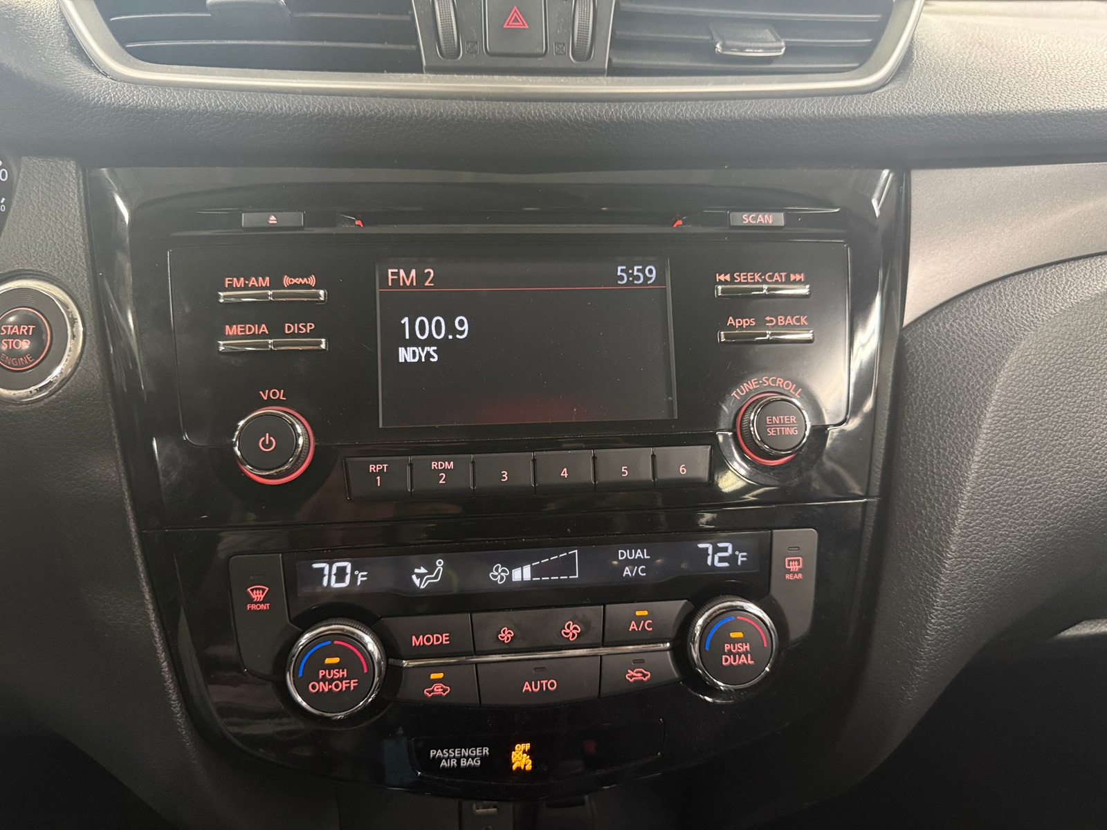 Thumbnail: 2016 Nissan Rogue - 4