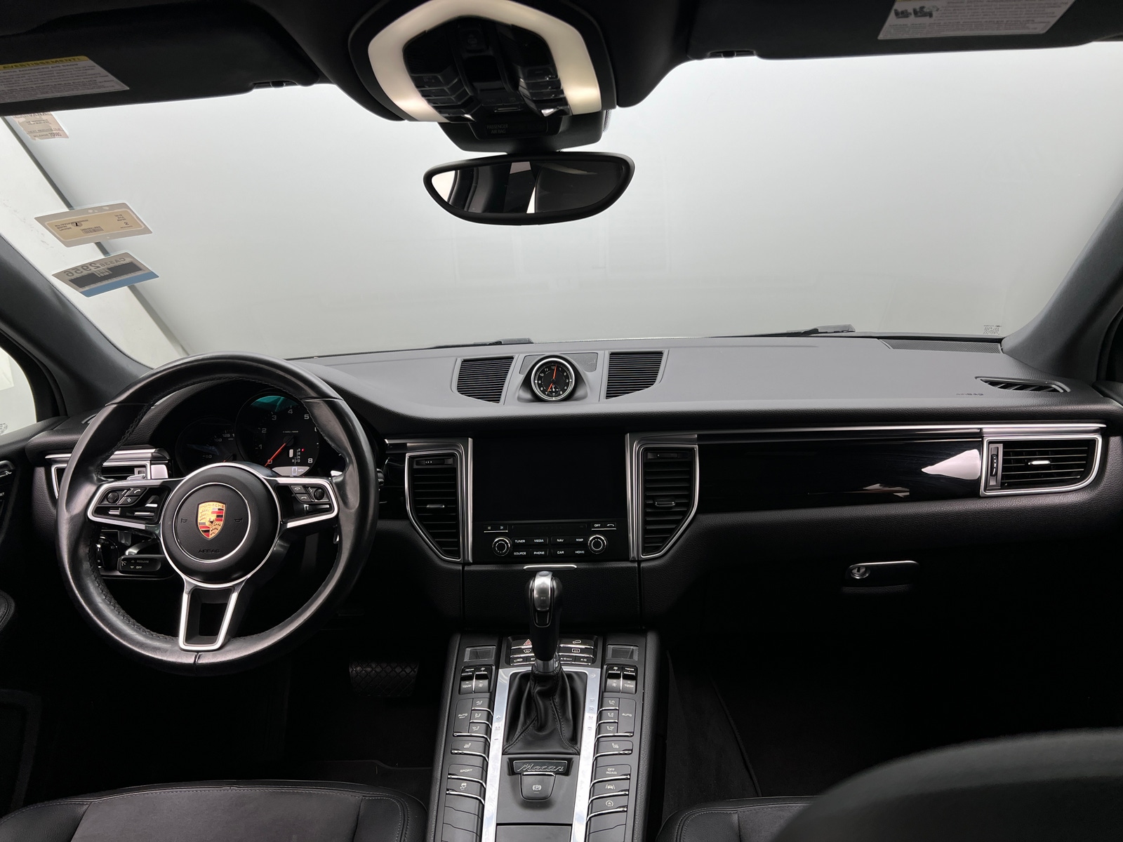 Thumbnail: 2018 Porsche Macan - 2