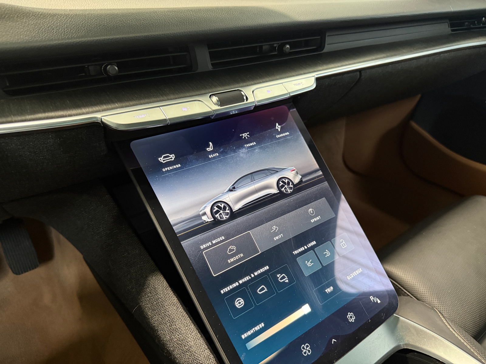 Thumbnail: 2023 Lucid Air - 3