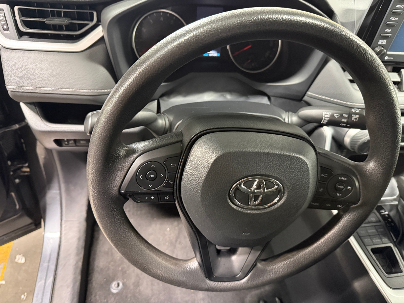 Thumbnail: 2022 Toyota RAV4 - 5