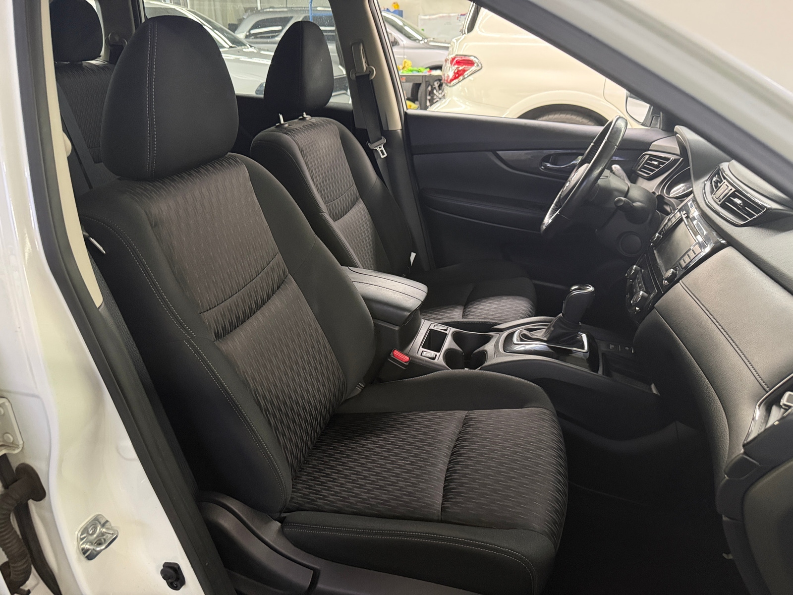 Thumbnail: 2019 Nissan Rogue - 2