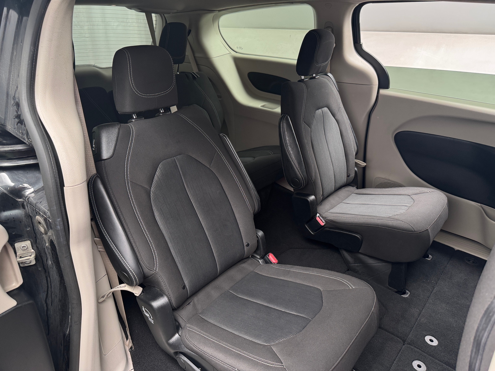 Thumbnail: 2023 Chrysler Voyager - 6
