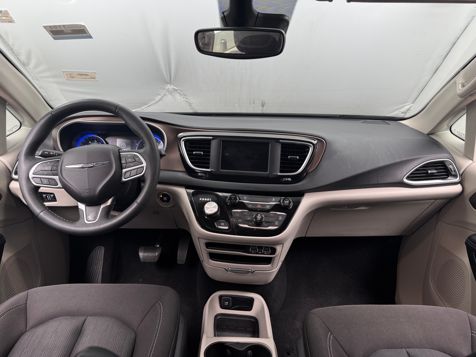 Thumbnail: 2023 Chrysler Voyager - 3