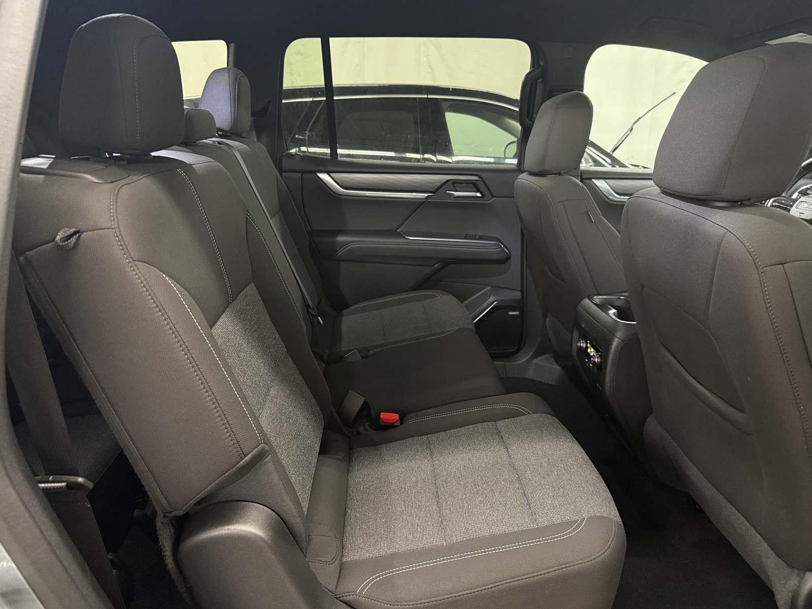 Thumbnail: 2025 GMC Acadia - 6