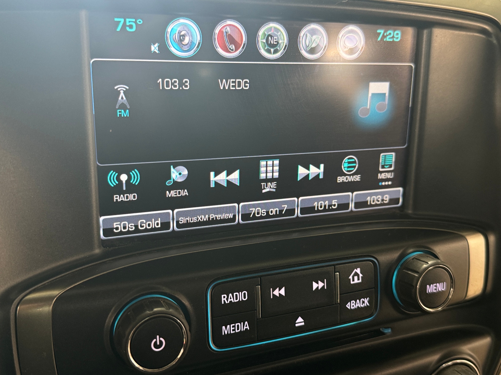 Thumbnail: 2018 Chevrolet Silverado 1500 - 3