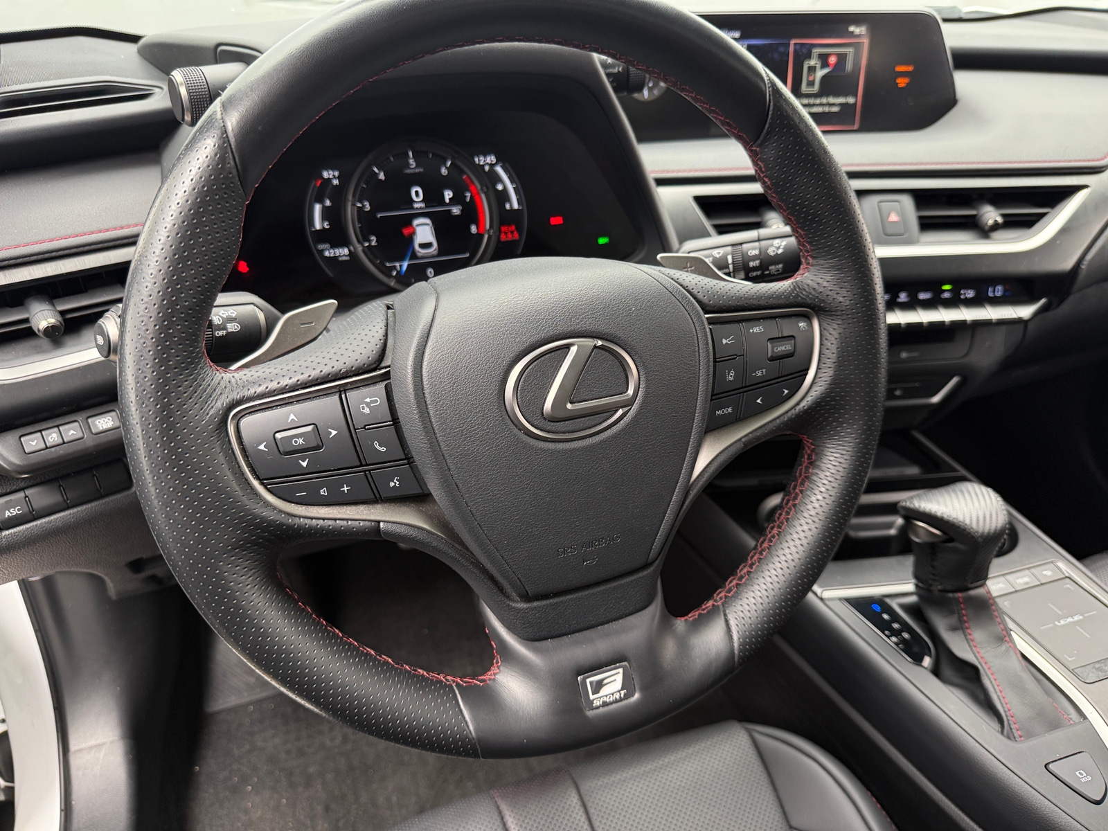 Thumbnail: 2022 Lexus UX - 3