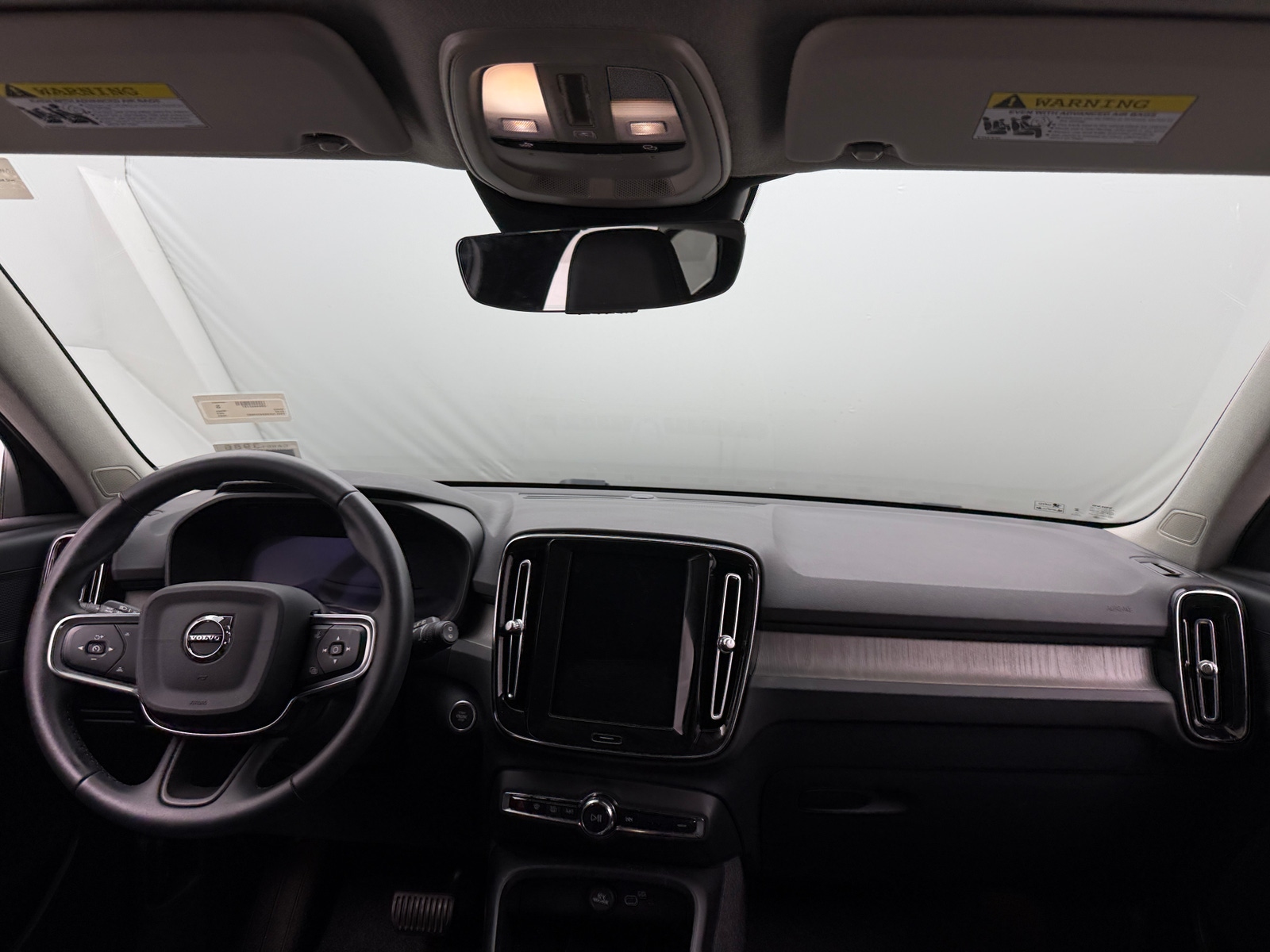 Thumbnail: 2025 Volvo XC40 - 2