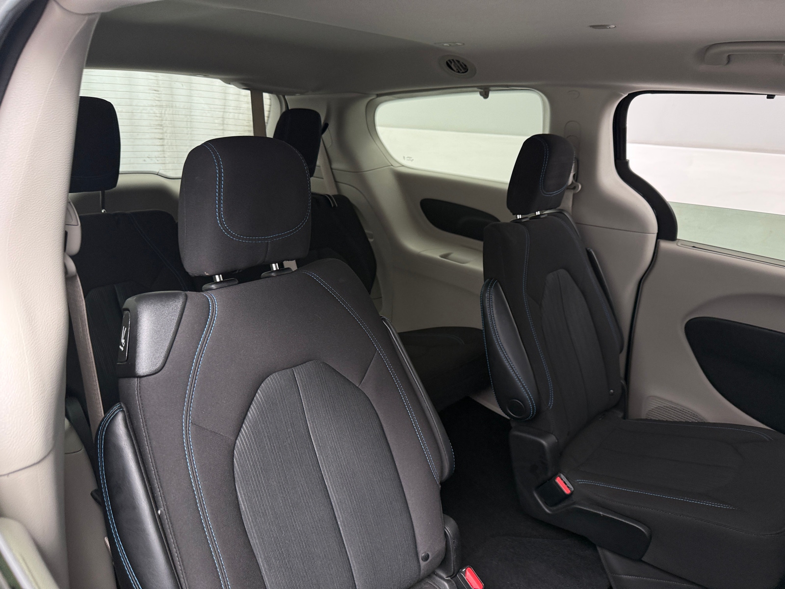 Thumbnail: 2021 Chrysler Pacifica - 6