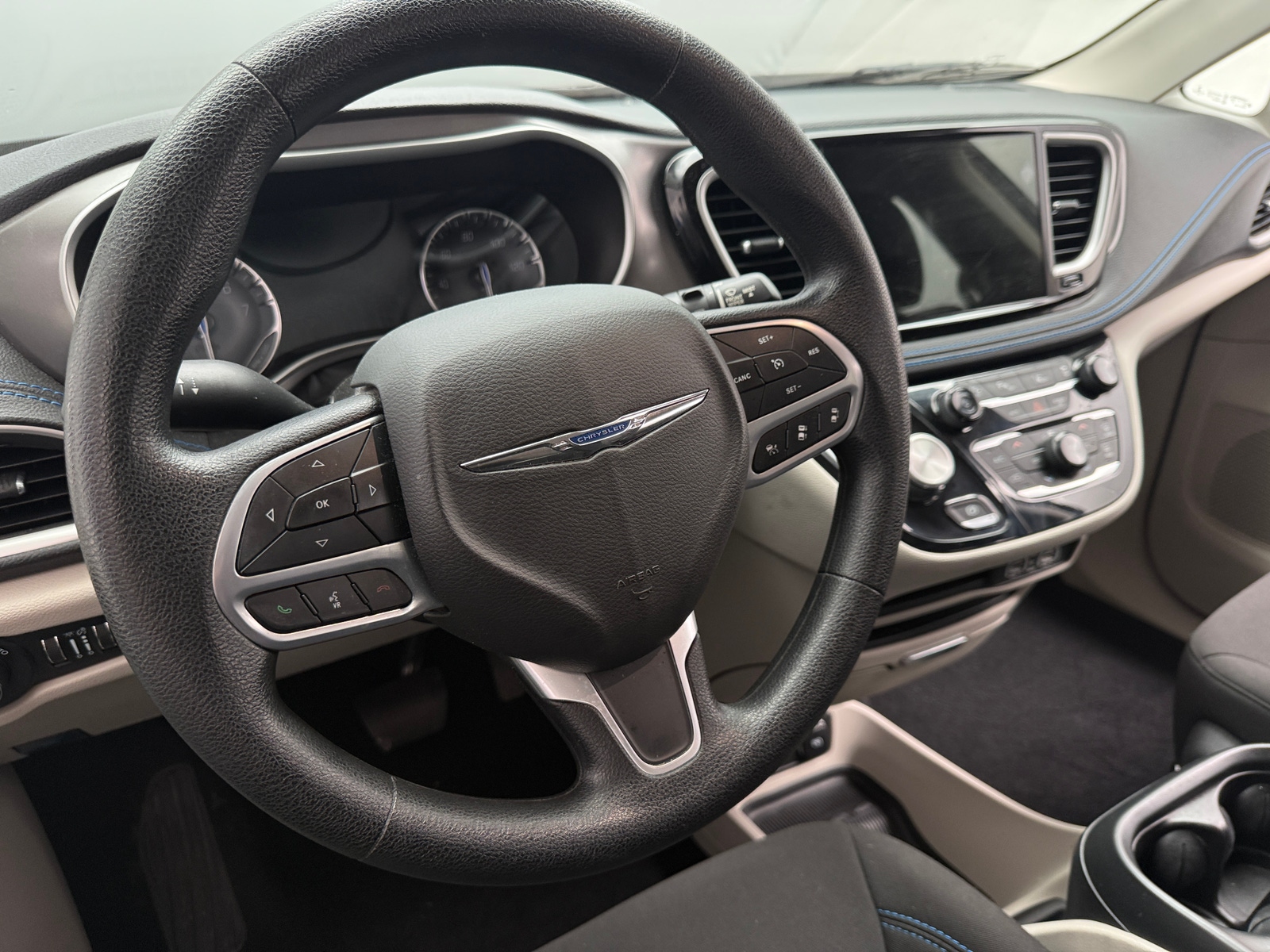 Thumbnail: 2021 Chrysler Pacifica - 5