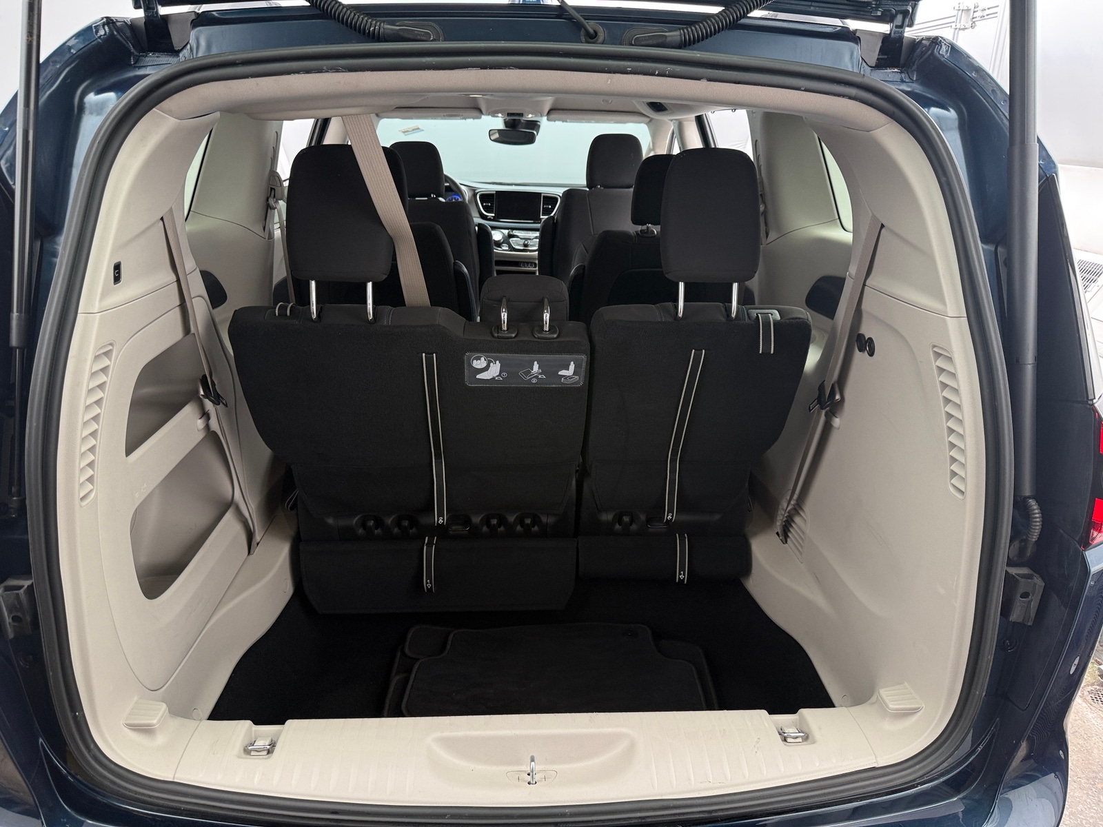 Thumbnail: 2021 Chrysler Pacifica - 7