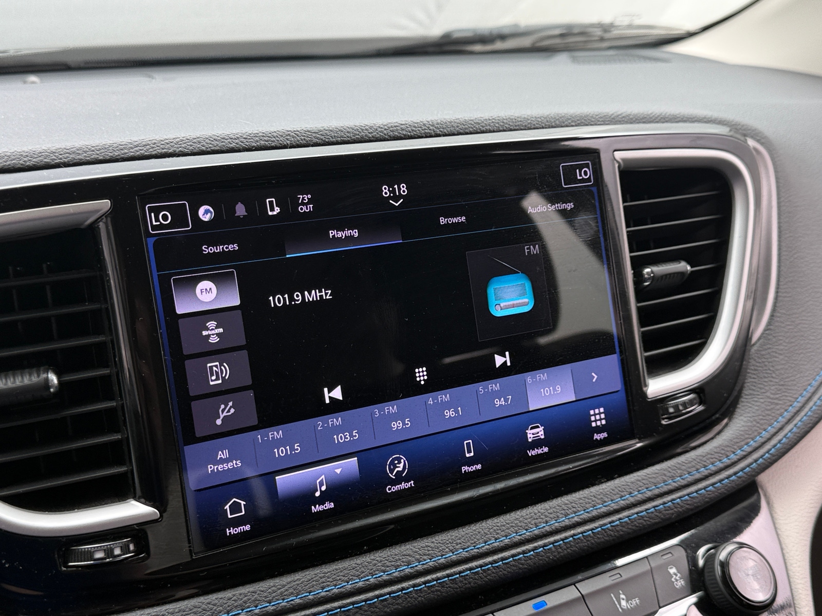 Thumbnail: 2021 Chrysler Pacifica - 4