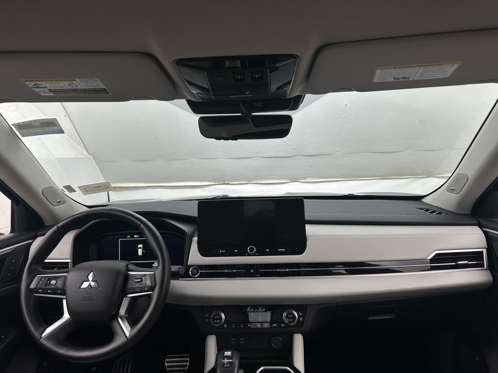 Thumbnail: 2025 Mitsubishi Outlander - 2