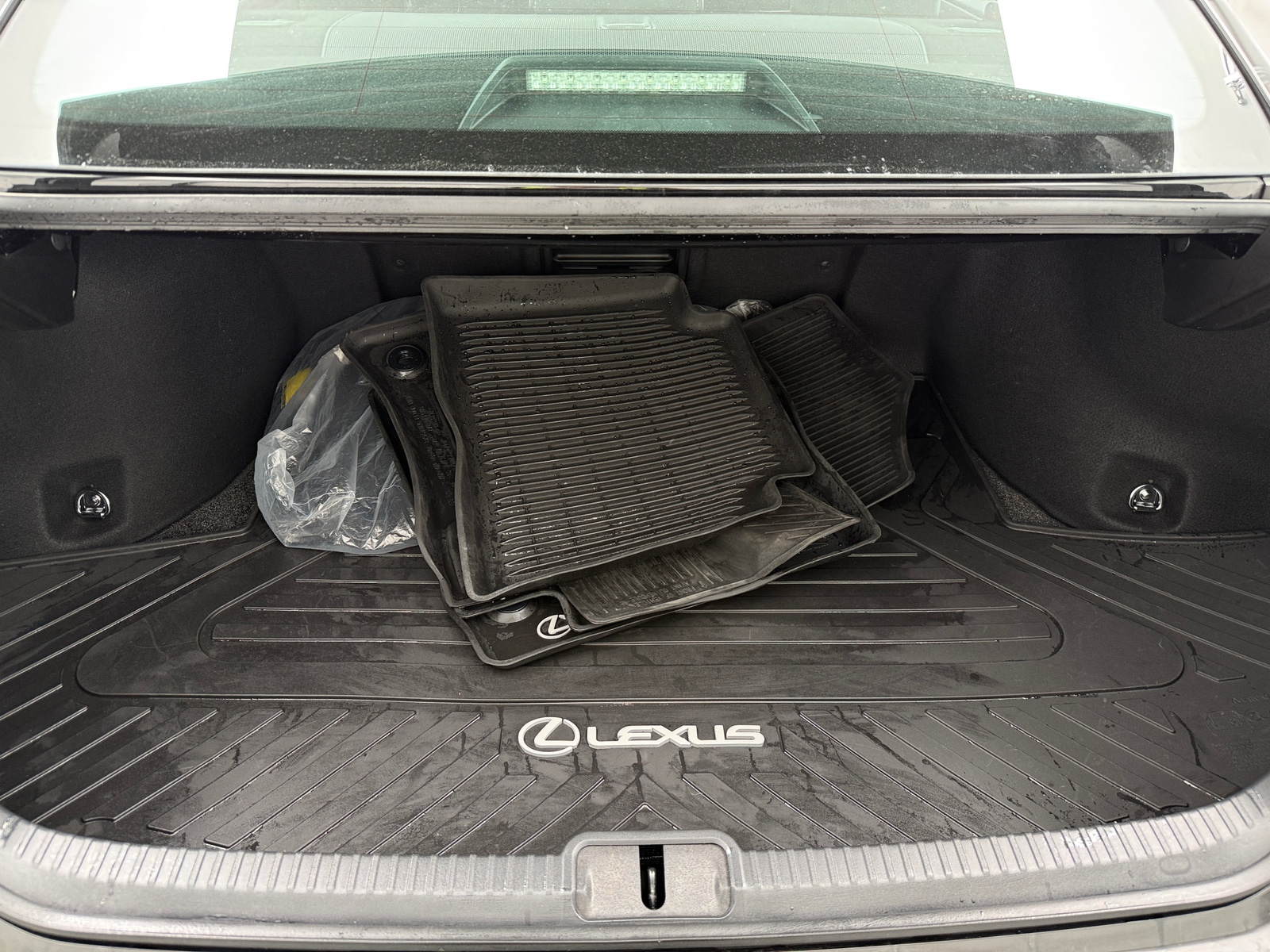 Thumbnail: 2021 Lexus ES - 6