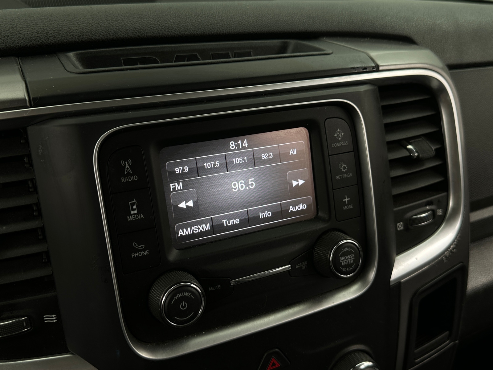Thumbnail: 2021 RAM 1500 Classic - 4