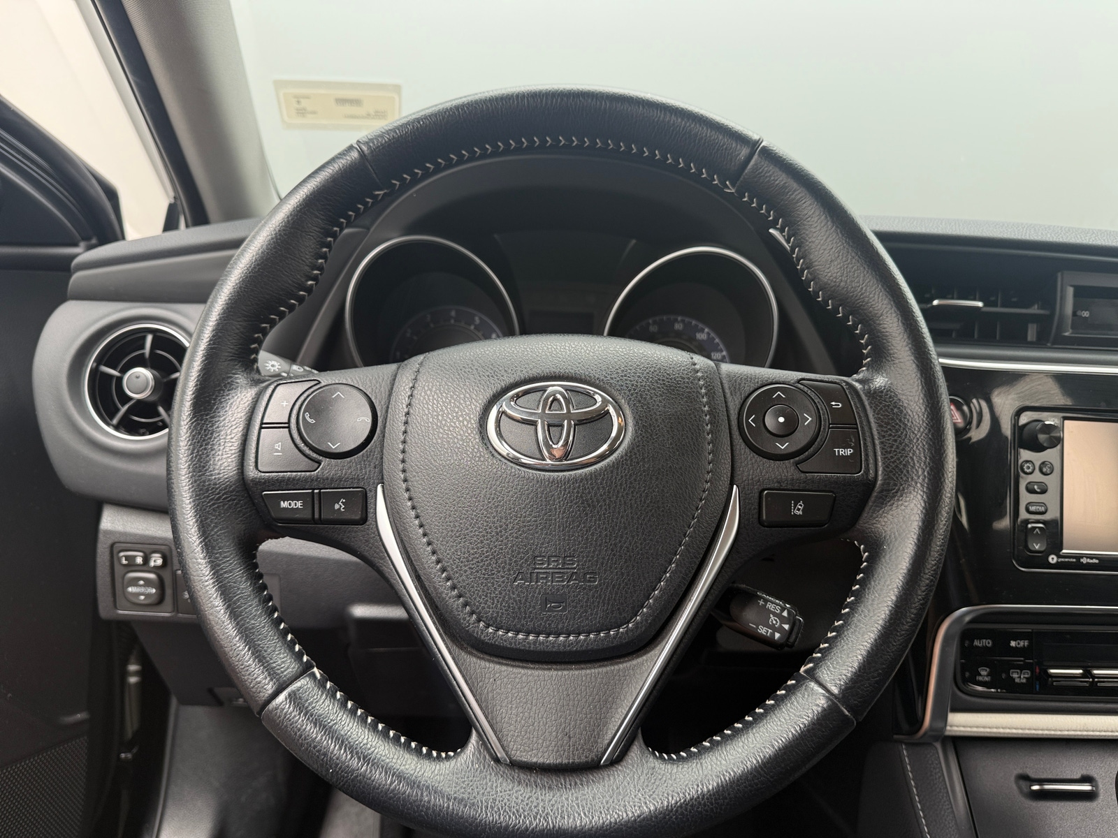 Thumbnail: 2017 Toyota Corolla iM - 5