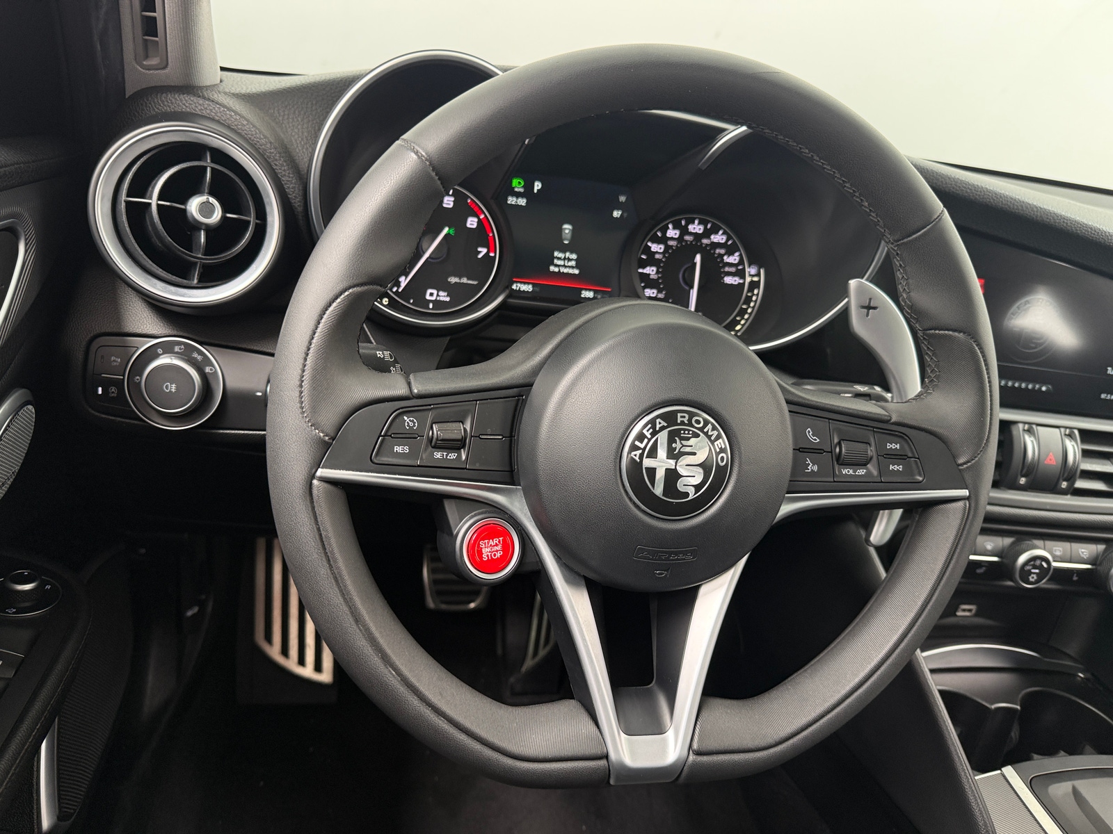 Thumbnail: 2017 Alfa Romeo Giulia - 4