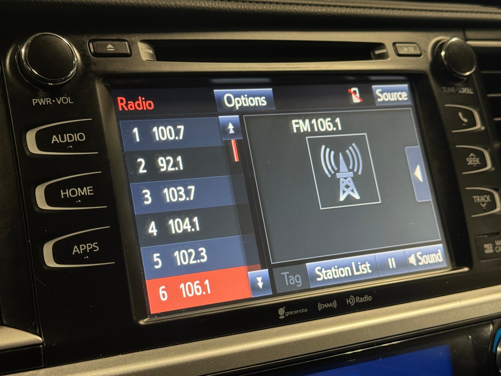 Thumbnail: 2017 Toyota Highlander - 3