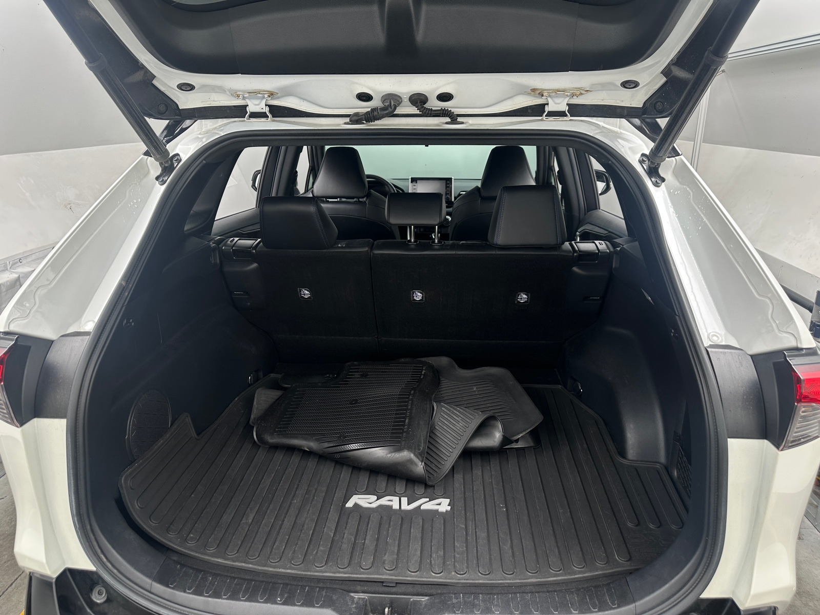 Thumbnail: 2021 Toyota RAV4 - 6