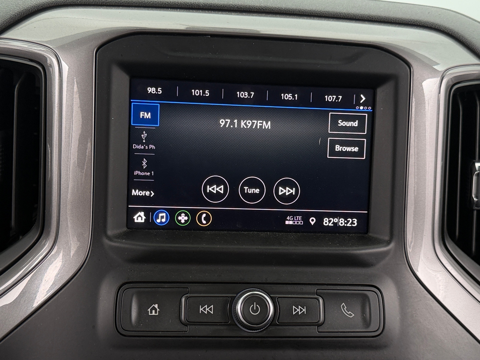 Thumbnail: 2020 Chevrolet Silverado 1500 - 4