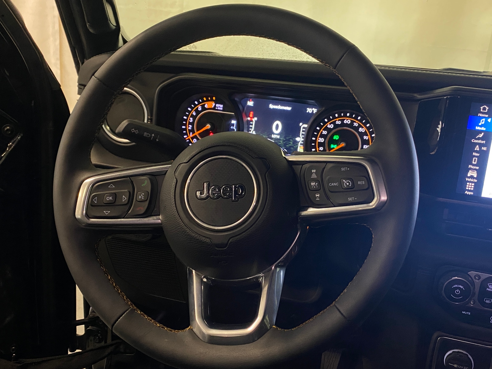 Thumbnail: 2024 Jeep Wrangler - 4