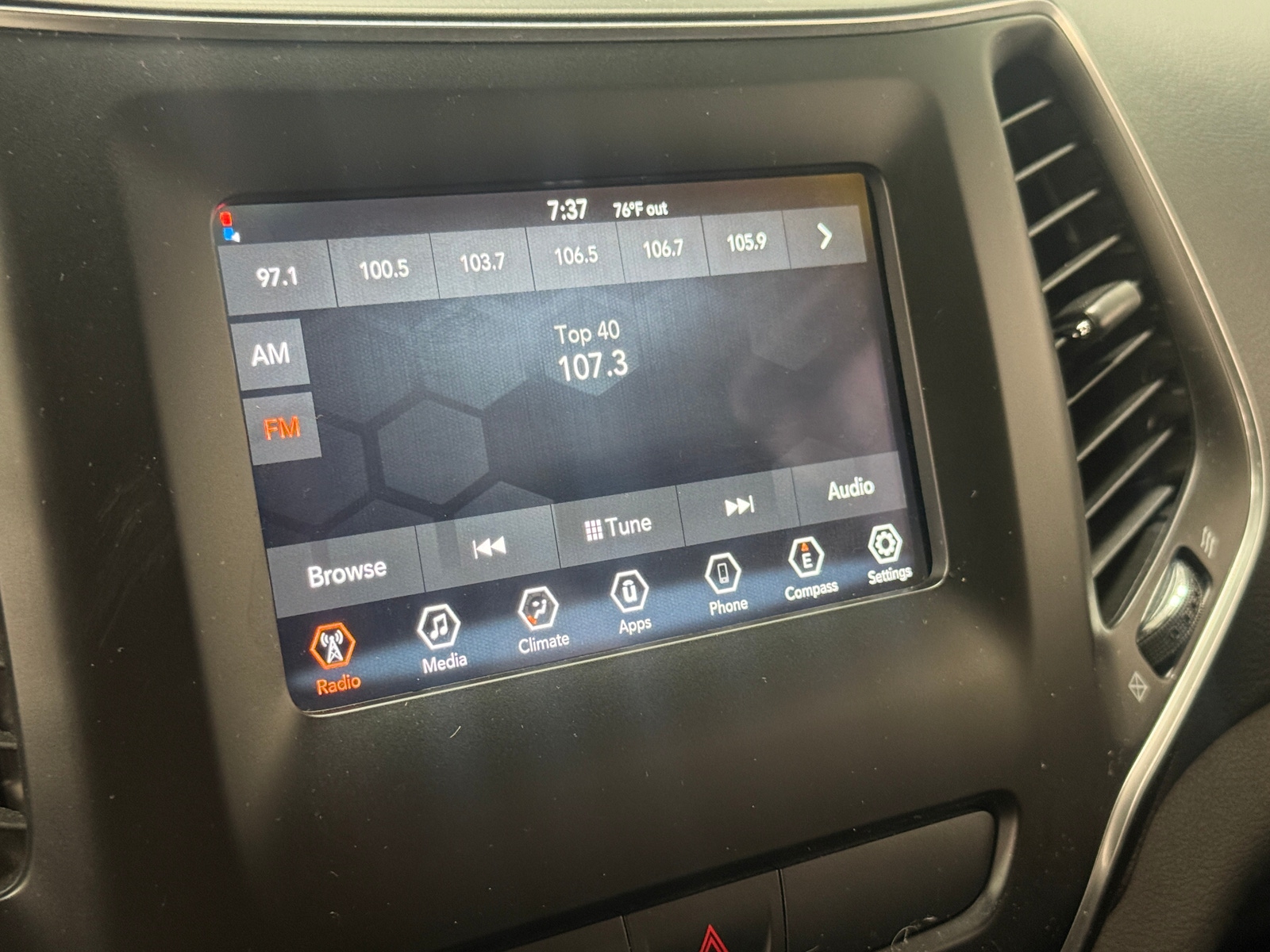 Thumbnail: 2019 Jeep Cherokee - 4