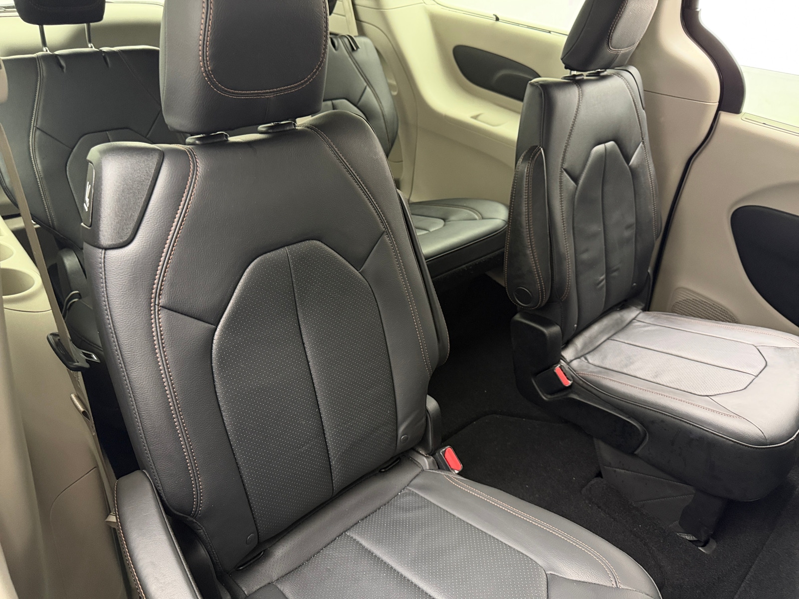Thumbnail: 2018 Chrysler Pacifica - 5