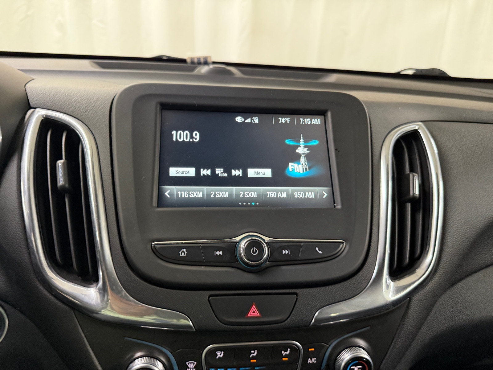 Thumbnail: 2018 Chevrolet Equinox - 4