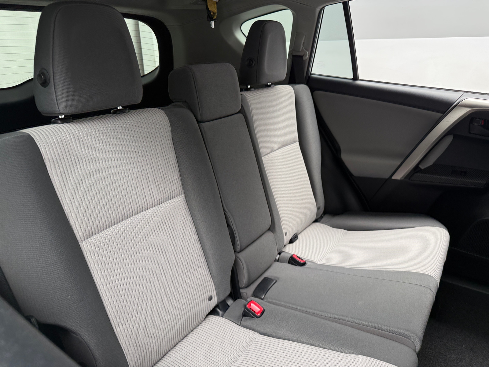 Thumbnail: 2015 Toyota RAV4 - 6
