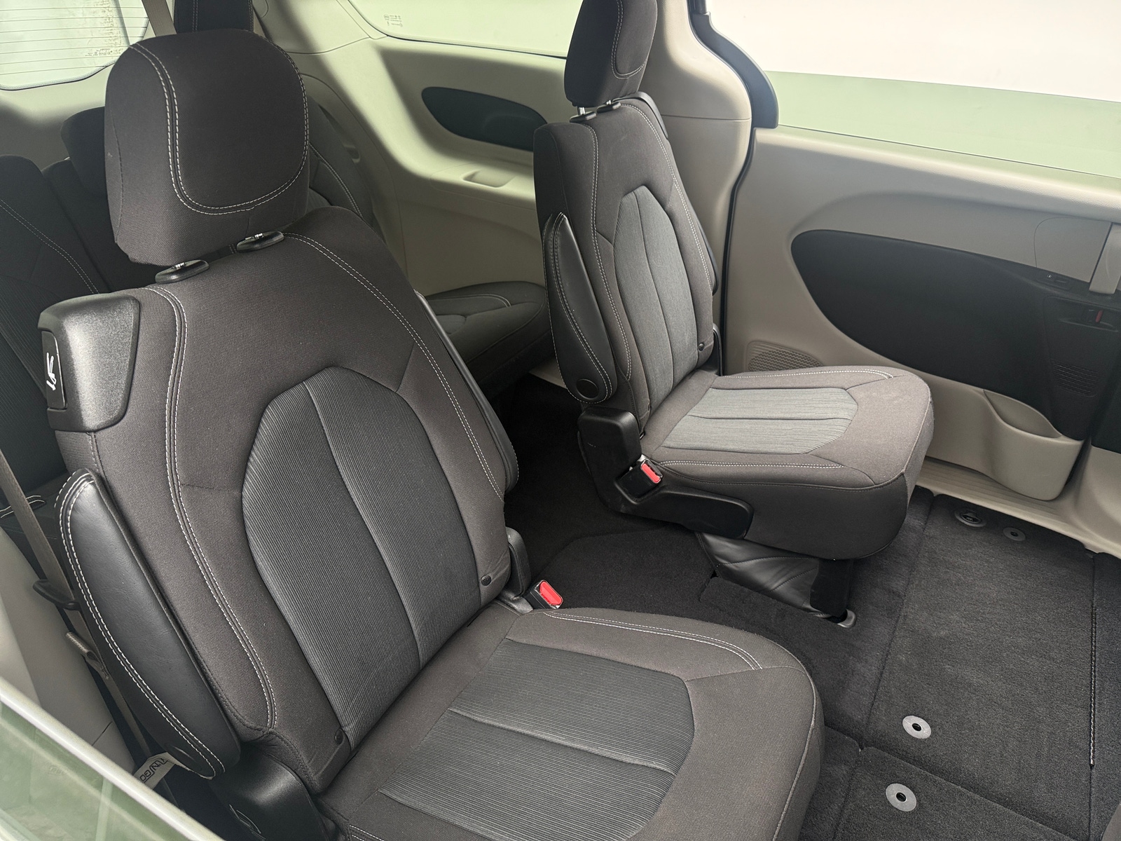 Thumbnail: 2023 Chrysler Voyager - 6