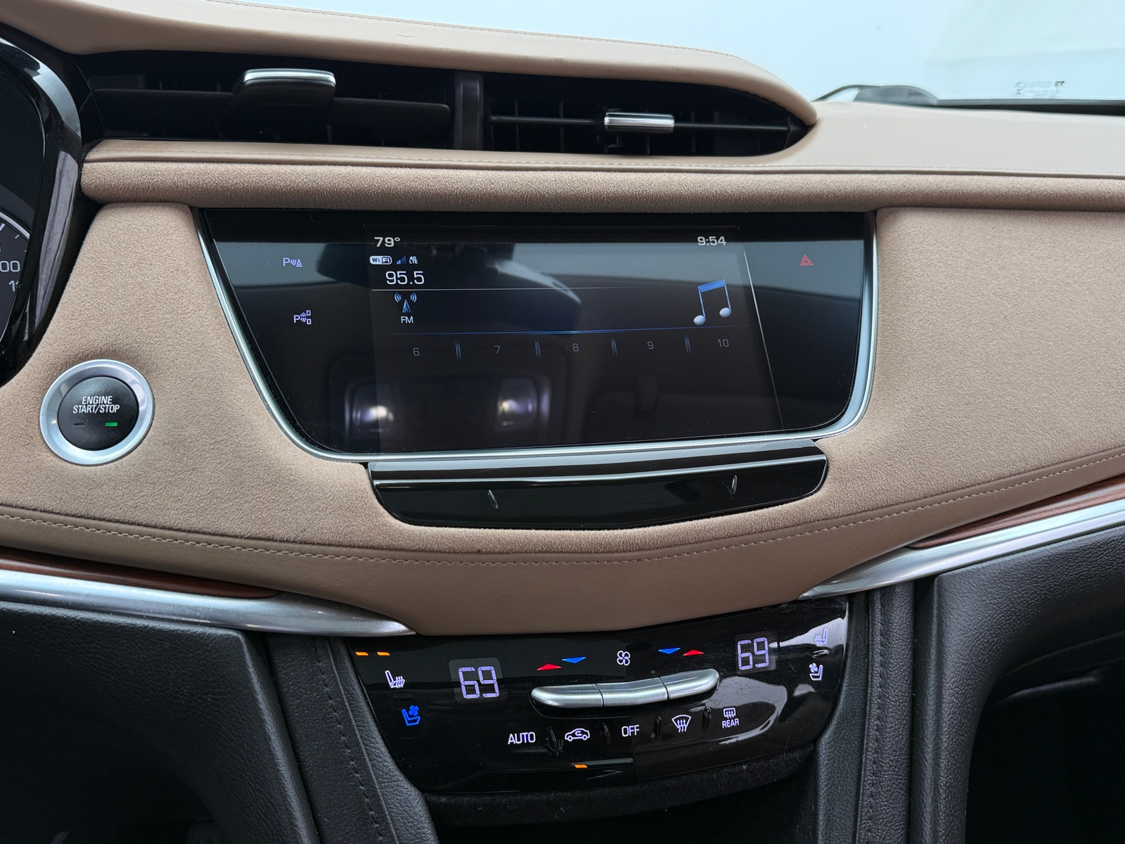 Thumbnail: 2018 Cadillac XT5 - 3