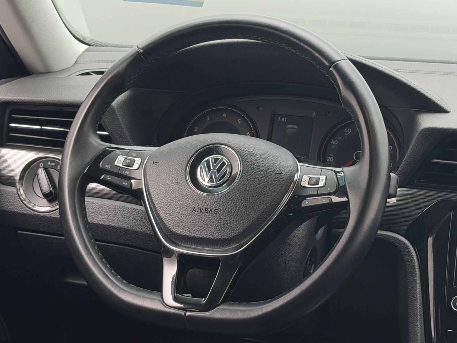 Thumbnail: 2020 Volkswagen Passat - 4