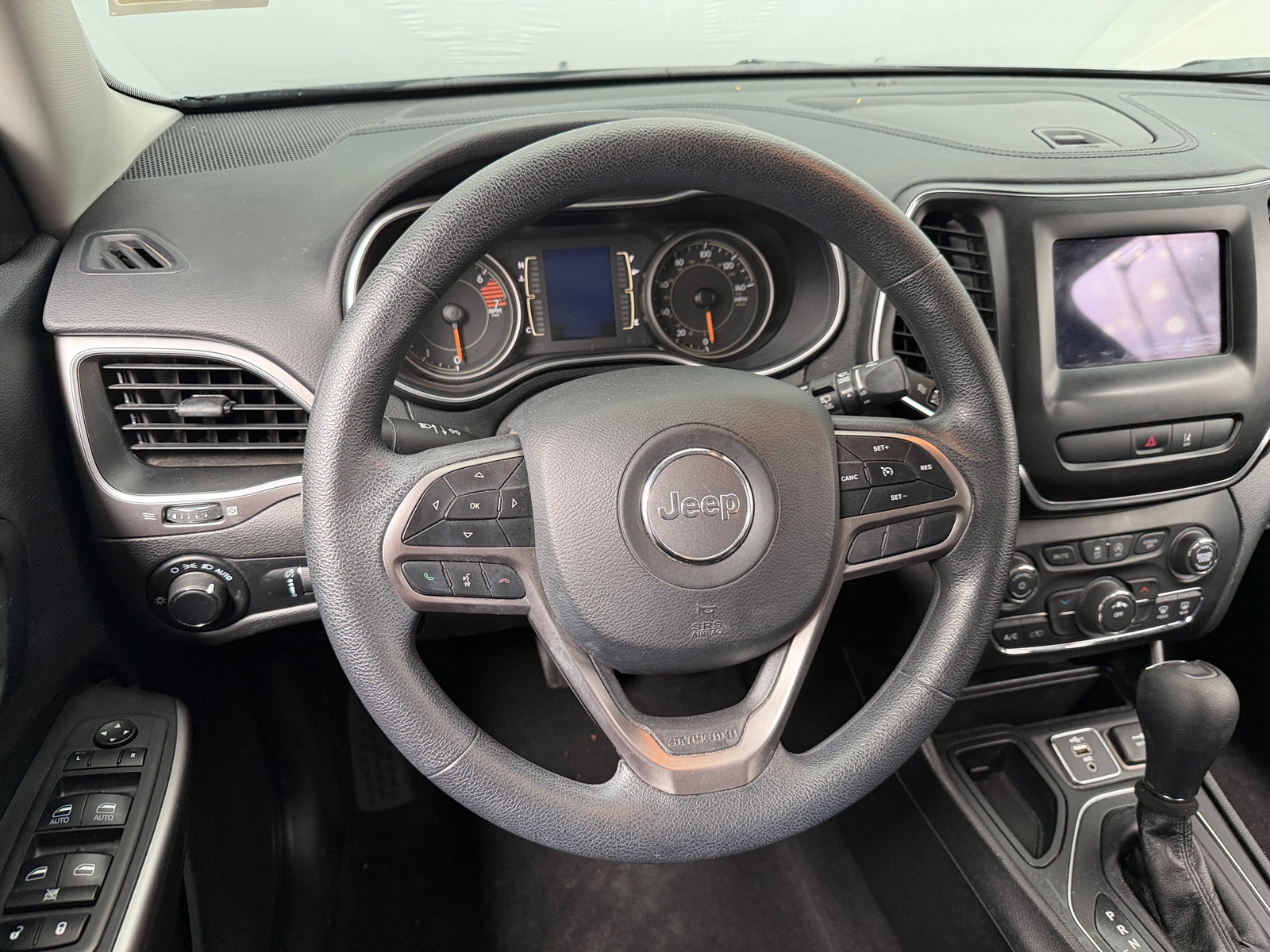 Thumbnail: 2021 Jeep Cherokee - 5