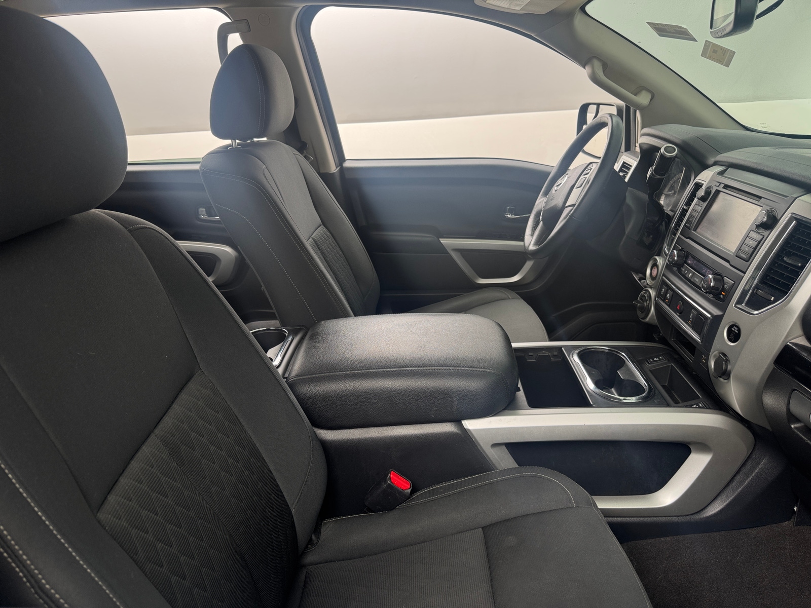 Thumbnail: 2019 Nissan Titan - 2