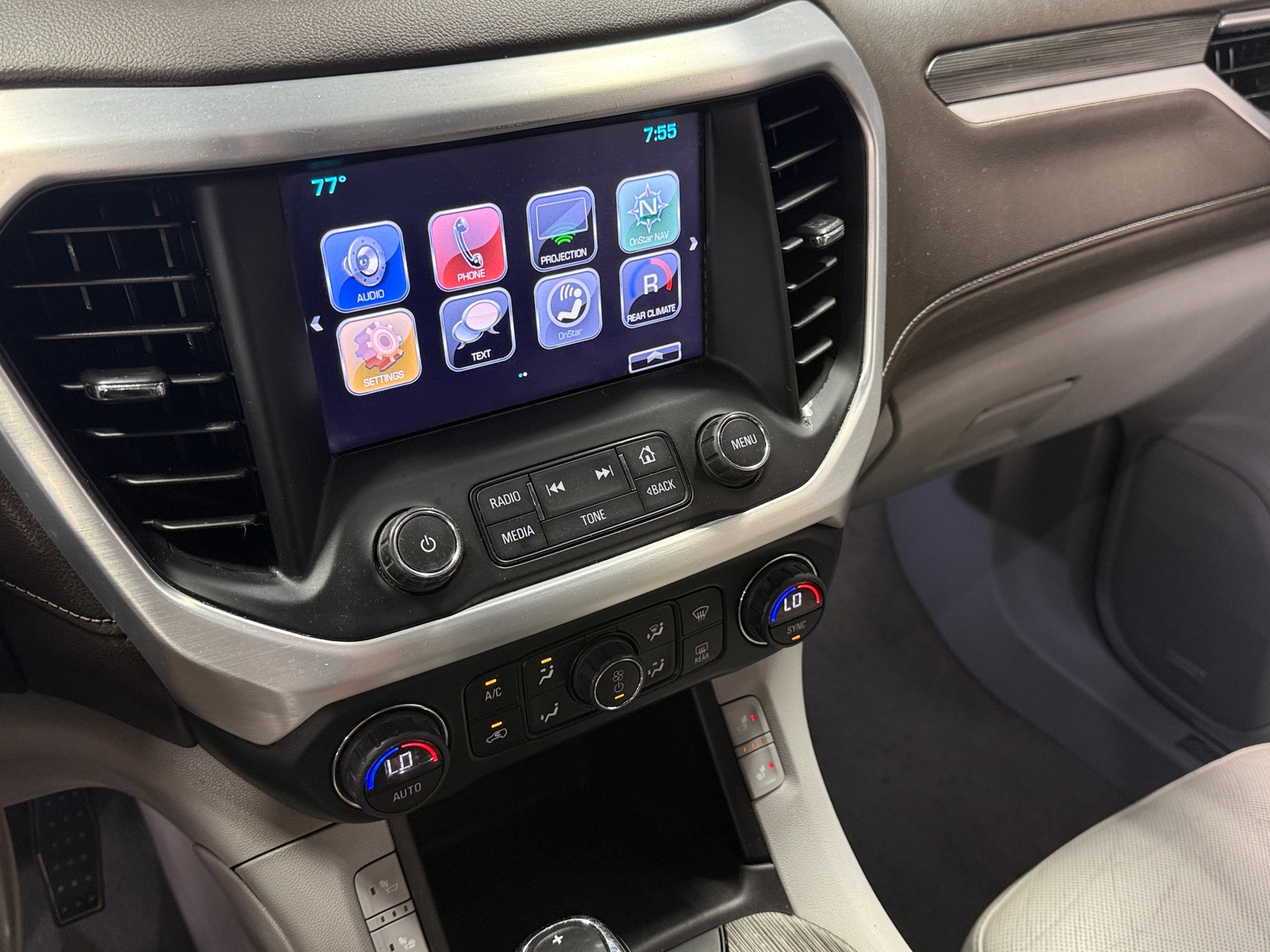Thumbnail: 2018 GMC Acadia - 3