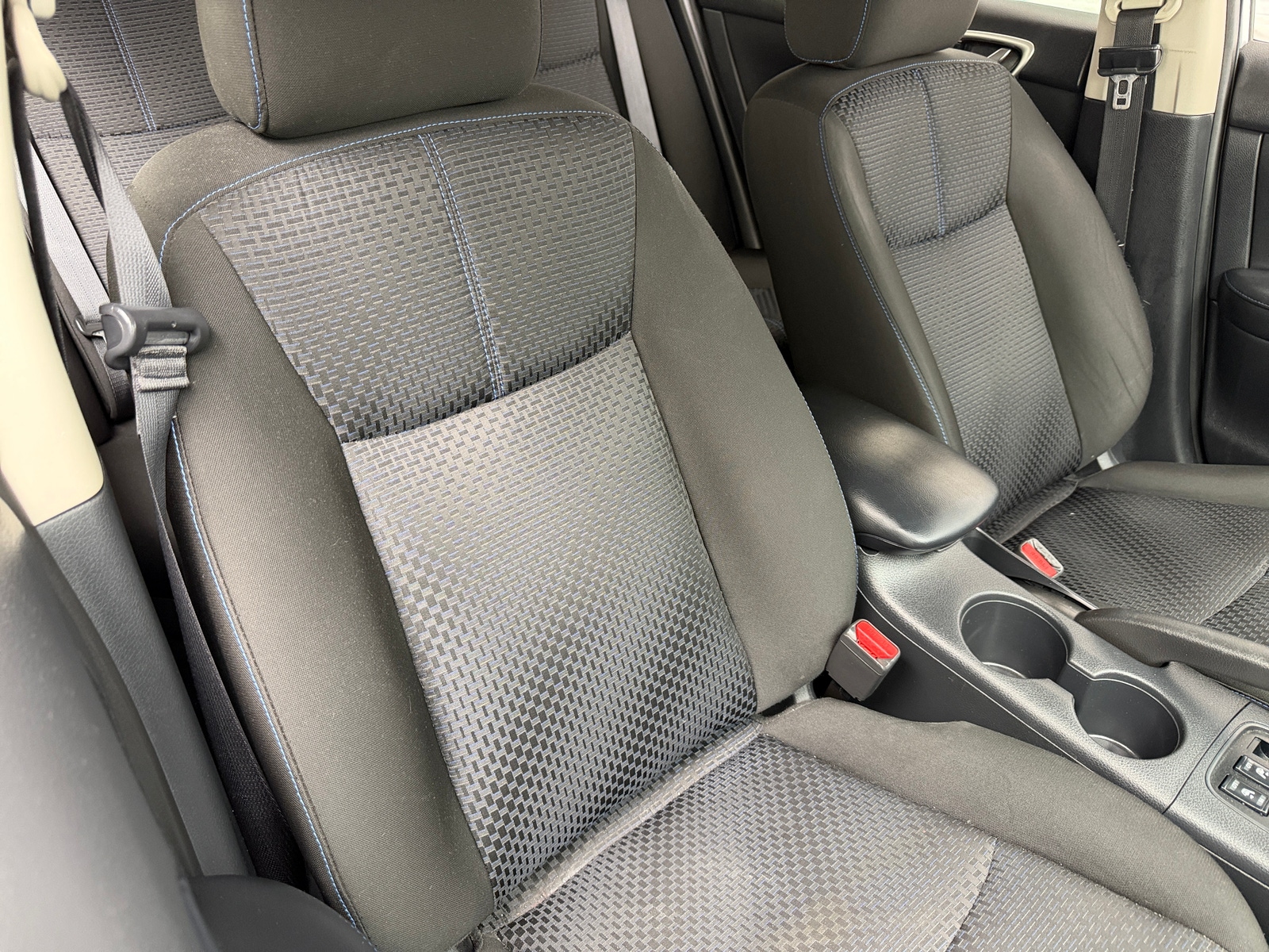 Thumbnail: 2016 Nissan Sentra - 2
